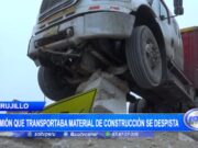 Trujillo: Camión con material de construcción se despista
