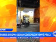 La Libertad: Extranjeros amenazan a ciudadano con cuchillo en plena vía pública