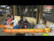 Familiares llevan días pernoctando a las afueras del Hospital Regional Docente de Trujillo