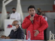 Presidente Castillo anuncia proyecto de ley para una rebaja de sueldo a funcionarios públicos