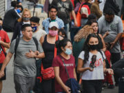 Ministro de Salud: Con el 80% de vacunados con tercera dosis se podrán retirar las mascarillas