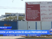 Trujillo: Docentes y padres de familia de colegio exigen la instalación de aulas prefabricadas