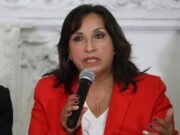 Dina Boluarte admite que sí firmó documentos como representante de club departamental cuando ya era ministra