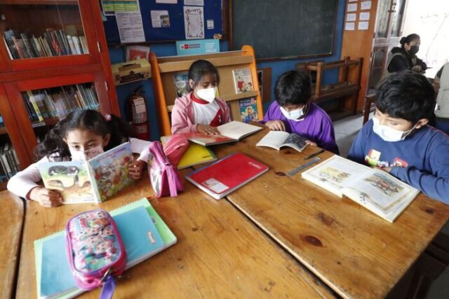 policiales-perú-ministros-libros