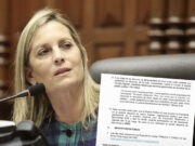 Denuncian a María del Carmen Alva ante JNE por presunta vulneración de neutralidad electoral