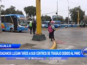 Trujillo: ciudadanos llegan tarde a sus centros de trabajo debido al paro pasajeros-paro-trujillo-perú