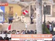 Trujillo:más de 10 000 estudiantes recitan «Poesía Vallejo» para batir Récord Guinness