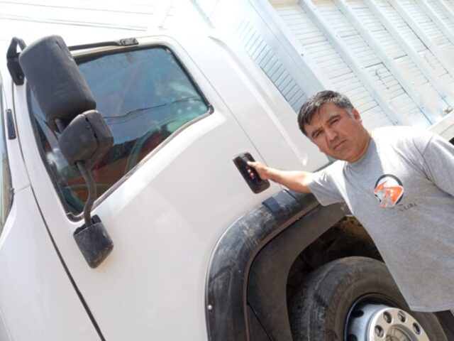robo-camion-empresario-gps