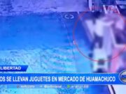 La Libertad: niños se llevan juguetes en mercado de Huamachuco