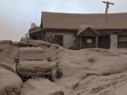 Erupción de volcán en Rusia: aldeas afectadas con 10km de humo y cenizas