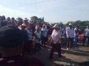 Manifestantes bloquean Puente Internacional en Aguas Verdes, Tumbes