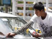Oficializan prohibición de limpiaparabrisas en Lima