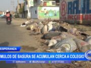 Vecinos y madres de familia exigen limpieza en zona cercana a colegio por acumulación de basura