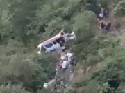 La Libertad: dos desaparecidos tras caída de combi al abismo en carretera Trujillo – Otuzco