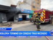 Incendio voraz arrasa con mueblería en la Avenida Túpac Amaru