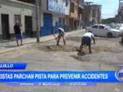 Trujillo: Taxistas toman acción contra accidentes parchando huecos de calles
