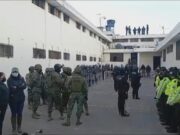 Tres presos encontrados muertos en cárcel de Ecuador tras operación de requisa