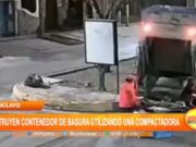 Obreros destruyen contenedor de basura con compactadora en Chiclayo