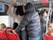Acosadores sexuales serán sancionados con cárcel de 2 a 15 años