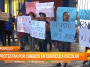 Madres en Trujillo Protestan por Cambios en Currícula Escolar del Colegio Rafael Narváez