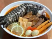‘Godzilla ramen’, plato con patas de cocodrilo de moda en Taiwán