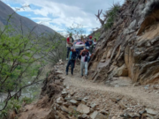 Piura: gestante fue llevada en camilla por más de dos horas para ser atendida