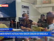 Camión reparte noticias para vencer censura en Venezuela