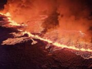 Erupción volcánica ilumina cielo islandés: Ciudad evacuada a tiempo