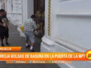 Trujillo: arroja bolsas de basura en la puerta de la MPT