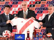 Presentan oficialmente a Jorge Fossati como el nuevo DT de la Bicolor