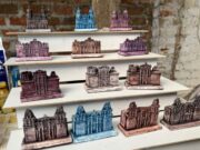 Cajamarca: artista realiza réplicas de iglesias coloniales de resina