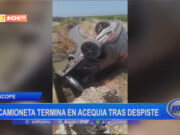 Ascope: camioneta termina en acequia tras despiste