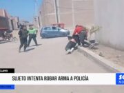 Chiclayo: sujeto intenta robar arma a policía
