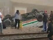 Trágico accidente en Ate: combi con pasajeros se despista e invade vías del tren