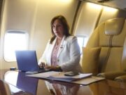 Nacional: ley permite a Dina Boluarte despachar de forma virtual desde el exterior