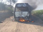 Virú: presuntos extorsionadores incineran combi de ruta Virú-Chao