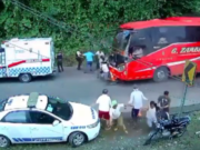 Autobús arrolla a personal sanitario y heridos tras accidente en Ecuador
