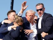 Donald Trump es evacuado tras tiroteo en evento electoral