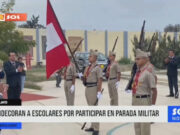 Chiclayo: condecoran a escolares por participar en parada militar