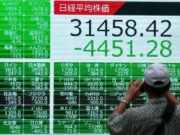 Internacional: Bolsa de valor de Japón registró caída histórica desde 1987