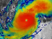 Miles de residentes evacúan por la amenaza del huracán Milton en Florida