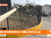 Trujillo: bus interprovincial derriba poste de luz en Mansiche y bloquea acceso vial