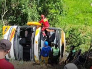 Moyobamba: bus con alumnos de colegio de Piura cae a abismo
