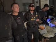 Detienen a sujetos con armas y explosivos en Trujillo