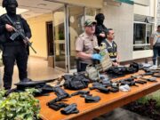 Trujillo: 22 sujetos intervenidos por transportar armas en combi