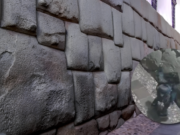 Cusco: sujeto es intervenido tras dañar piedra de los 12 ángulos