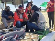 Arequipa: rescatan anciano que dormía en la tumba de su esposa fallecida