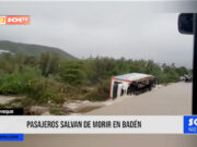 Chiclayo: pasajeros salvan de morir en badén