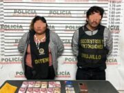 Detienen a pareja acusada de extorsionar a adolescente con divulgar material íntimo