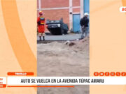 Trujillo: Auto se vuelca en la avenida Túpac Amaru